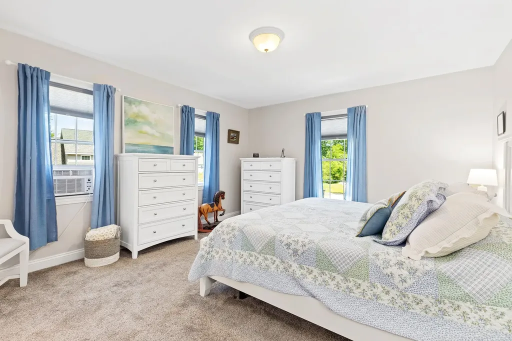 16 Constitution Way Rochester NH 03867