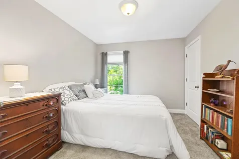 16 Constitution Way Rochester NH 03867