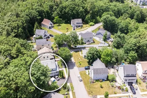 16 Constitution Way Rochester NH 03867