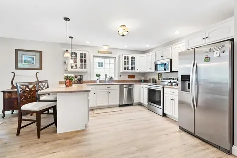 16 Constitution Way Rochester NH 03867