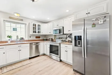 16 Constitution Way Rochester NH 03867