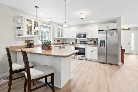 16 Constitution Way Rochester NH 03867