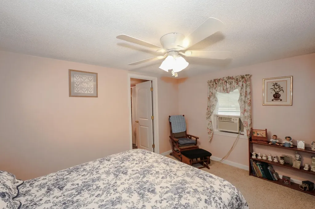 7 Marilyn Drive Concord NH 03303