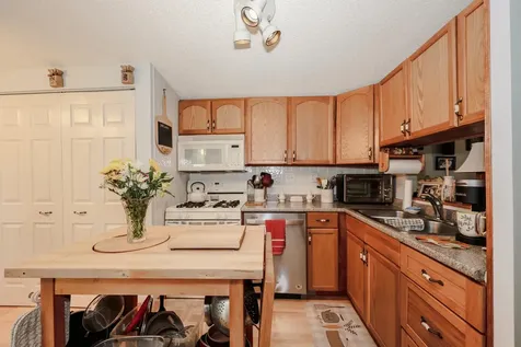 7 Marilyn Drive Concord NH 03303