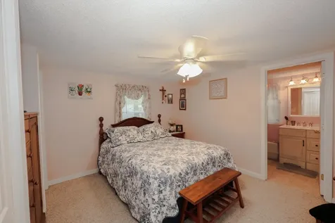 7 Marilyn Drive Concord NH 03303