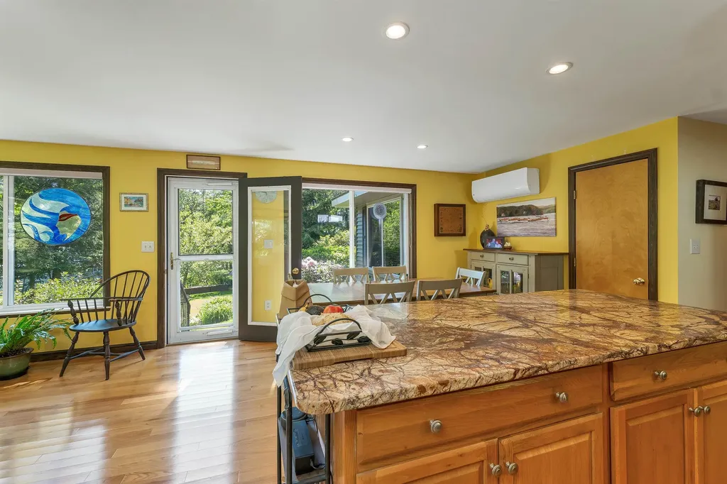 8 Edwards Way Wolfeboro NH 03894