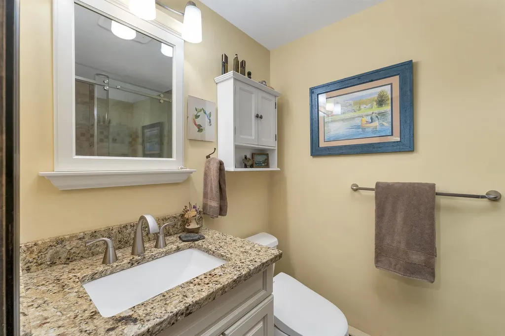 8 Edwards Way Wolfeboro NH 03894