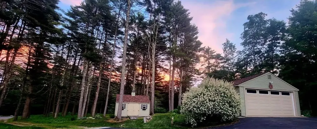 8 Edwards Way Wolfeboro NH 03894