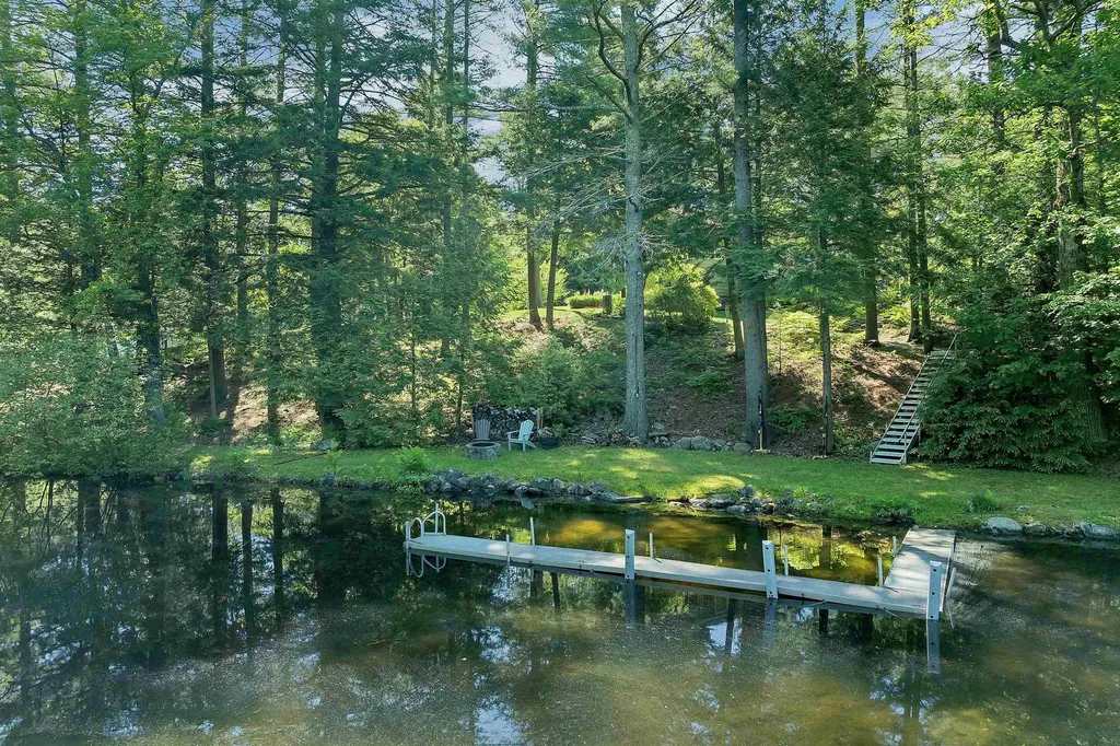 8 Edwards Way Wolfeboro NH 03894