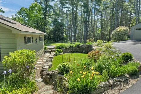8 Edwards Way Wolfeboro NH 03894