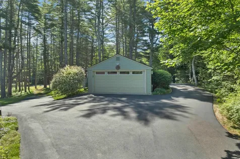 8 Edwards Way Wolfeboro NH 03894