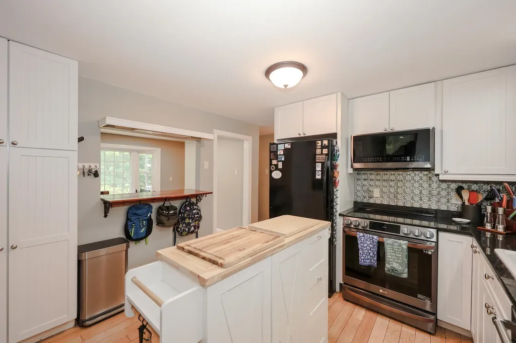 1 Woodridge Road Durham NH 03824