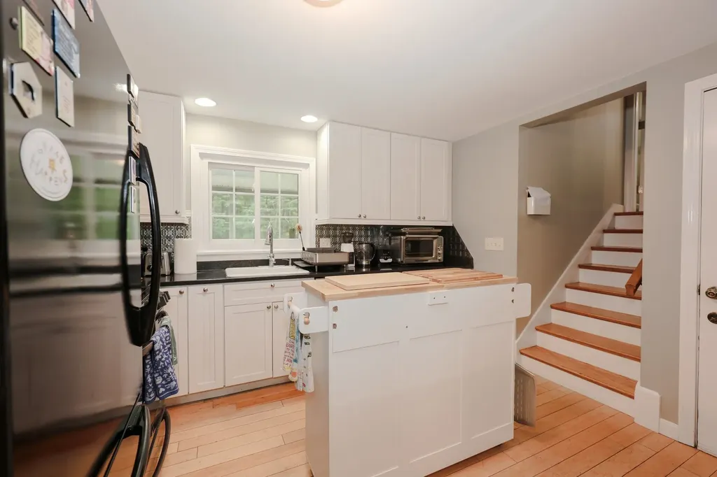 1 Woodridge Road Durham NH 03824