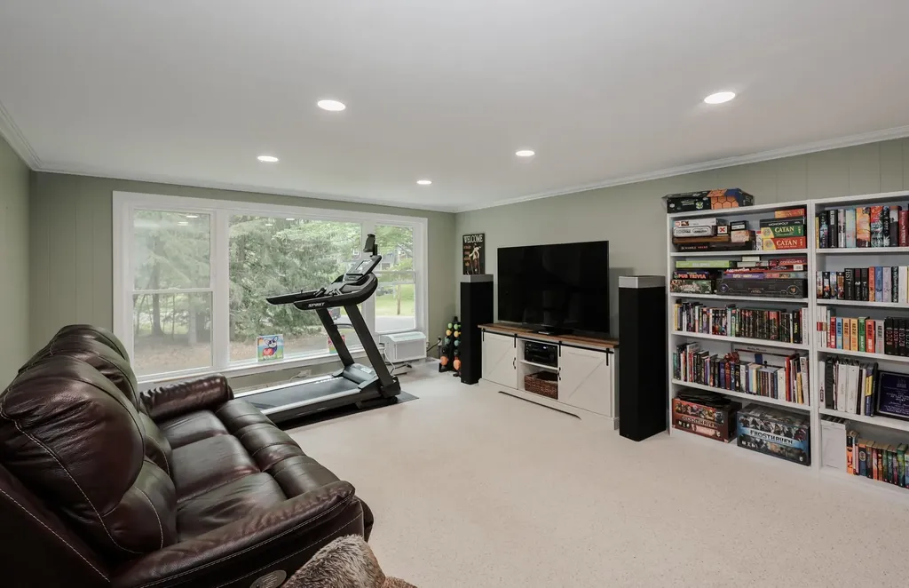 1 Woodridge Road Durham NH 03824