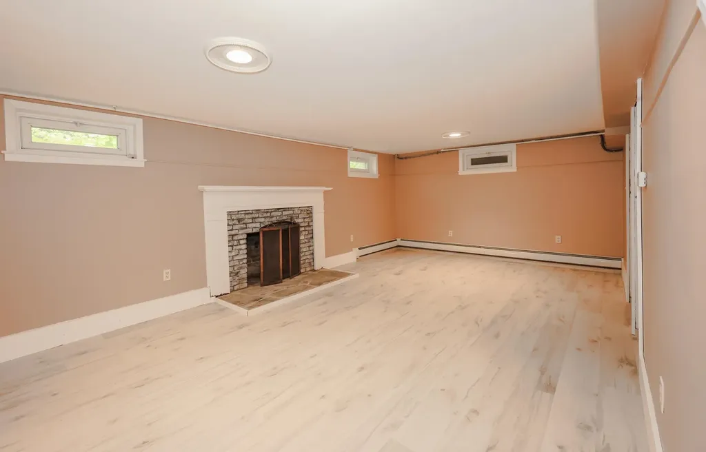 1 Woodridge Road Durham NH 03824