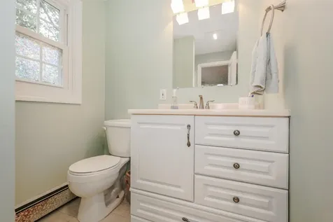 1 Woodridge Road Durham NH 03824