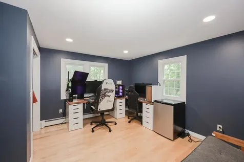 1 Woodridge Road Durham NH 03824
