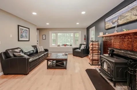 1 Woodridge Road Durham NH 03824