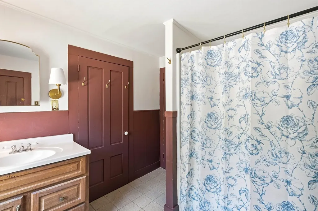 28 Christian Hill Road Swanzey NH 03446