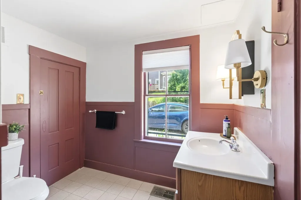28 Christian Hill Road Swanzey NH 03446
