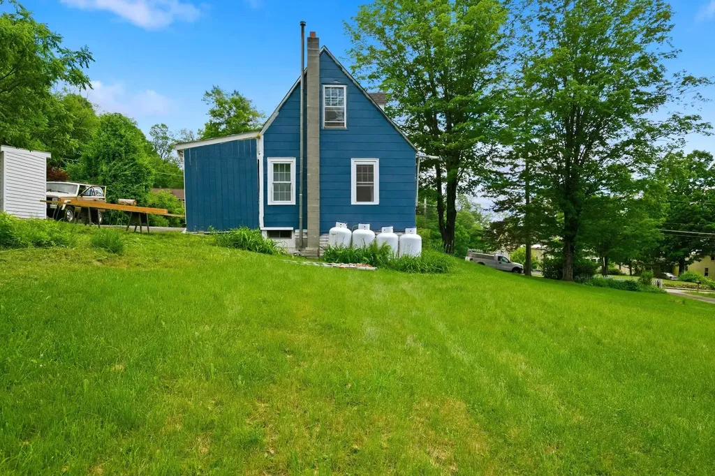 28 Christian Hill Road Swanzey NH 03446