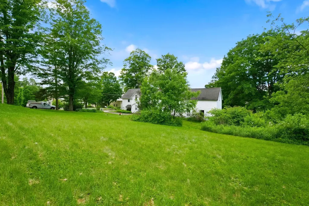 28 Christian Hill Road Swanzey NH 03446