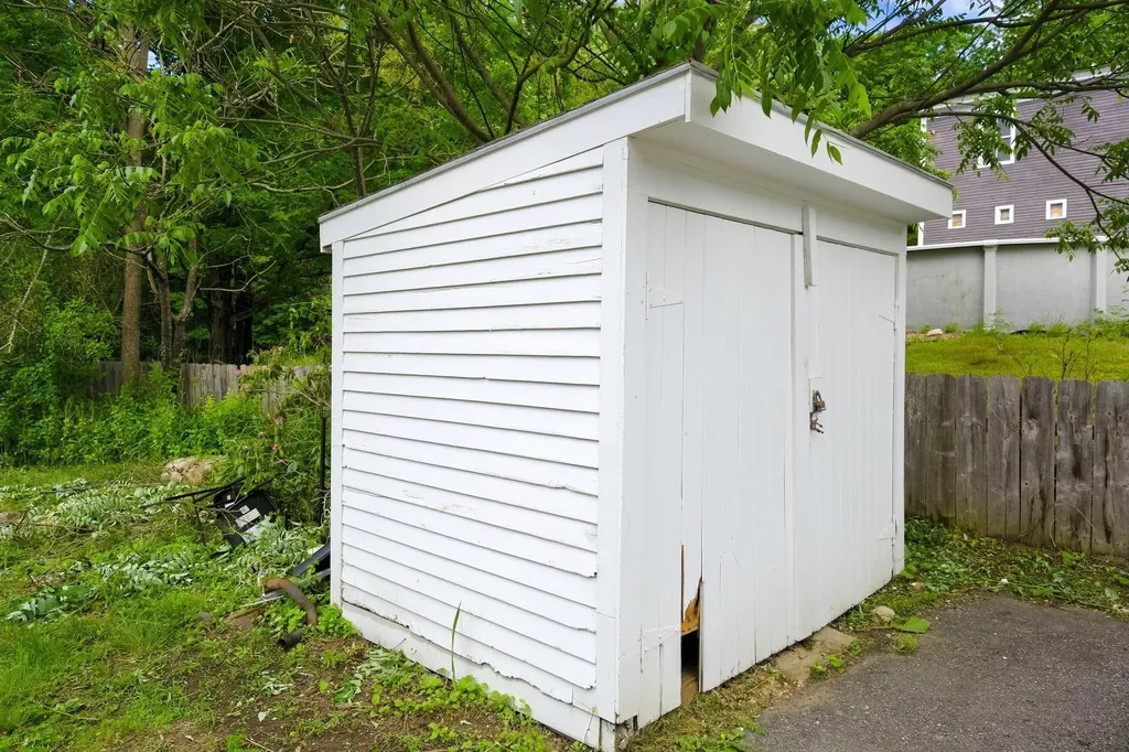 28 Christian Hill Road Swanzey NH 03446