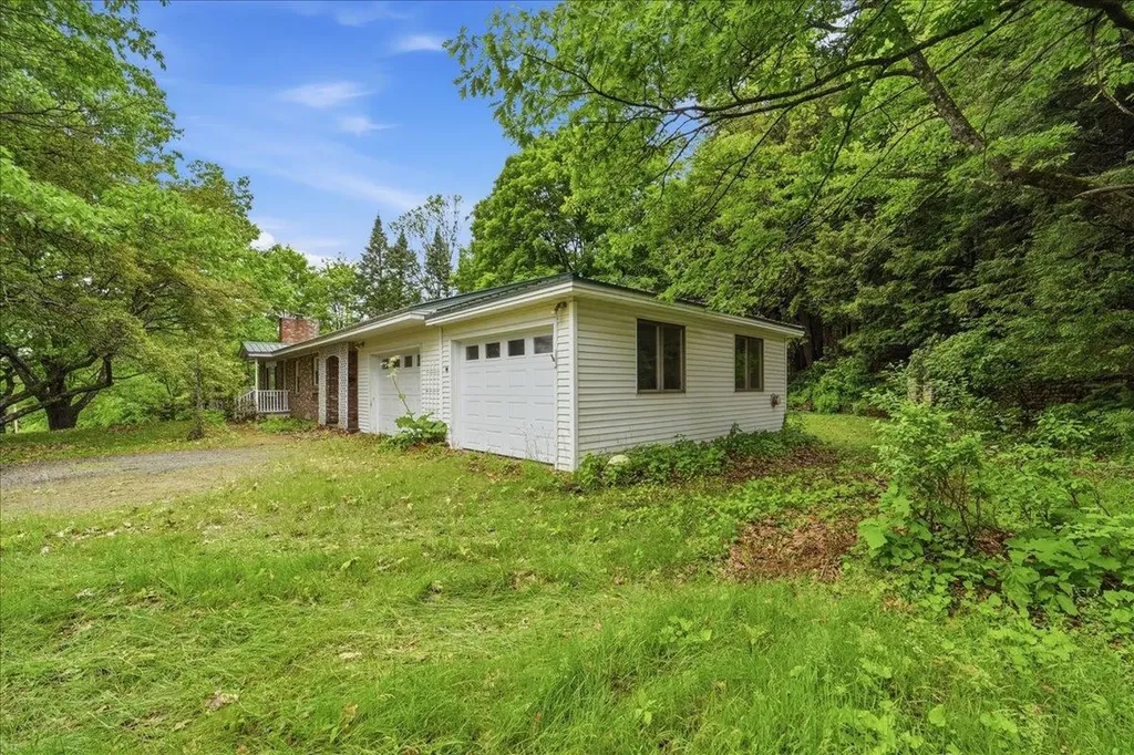 201 High Street Lyndon VT 05851