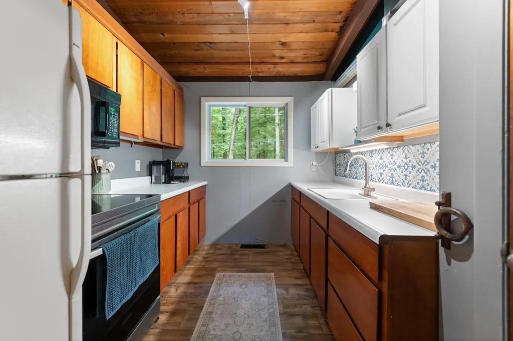 7 Sam Hall Drive Plymouth NH 03264