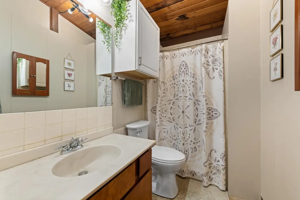 7 Sam Hall Drive Plymouth NH 03264