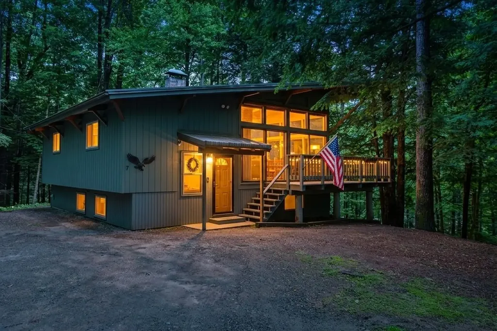 7 Sam Hall Drive Plymouth NH 03264