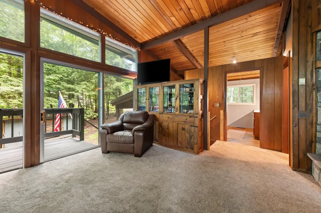 7 Sam Hall Drive Plymouth NH 03264