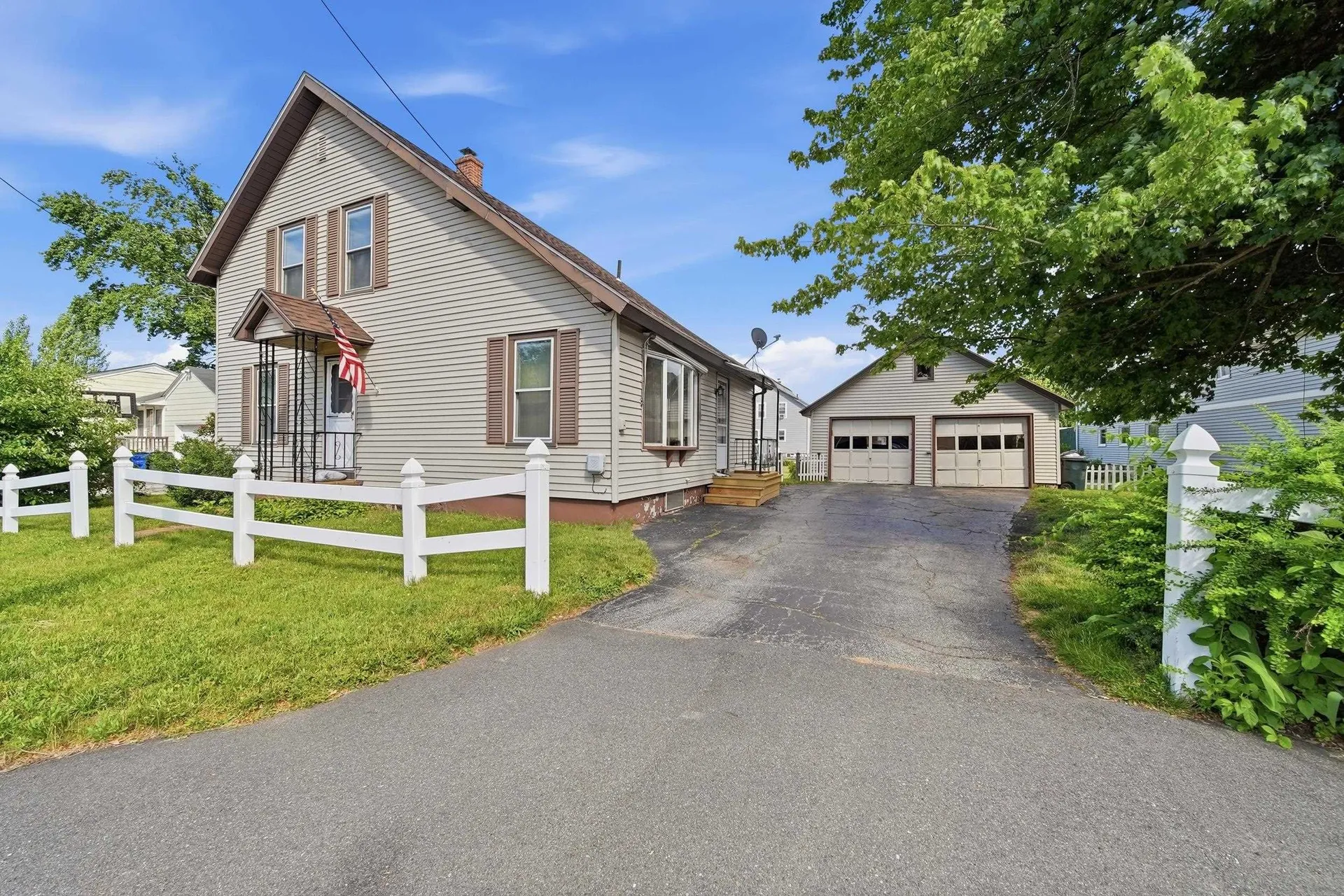 11 Pershing Street Manchester NH 03102