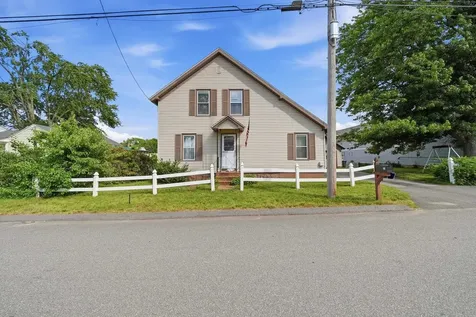 11 Pershing Street Manchester NH 03102