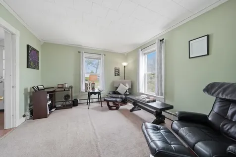 11 Pershing Street Manchester NH 03102