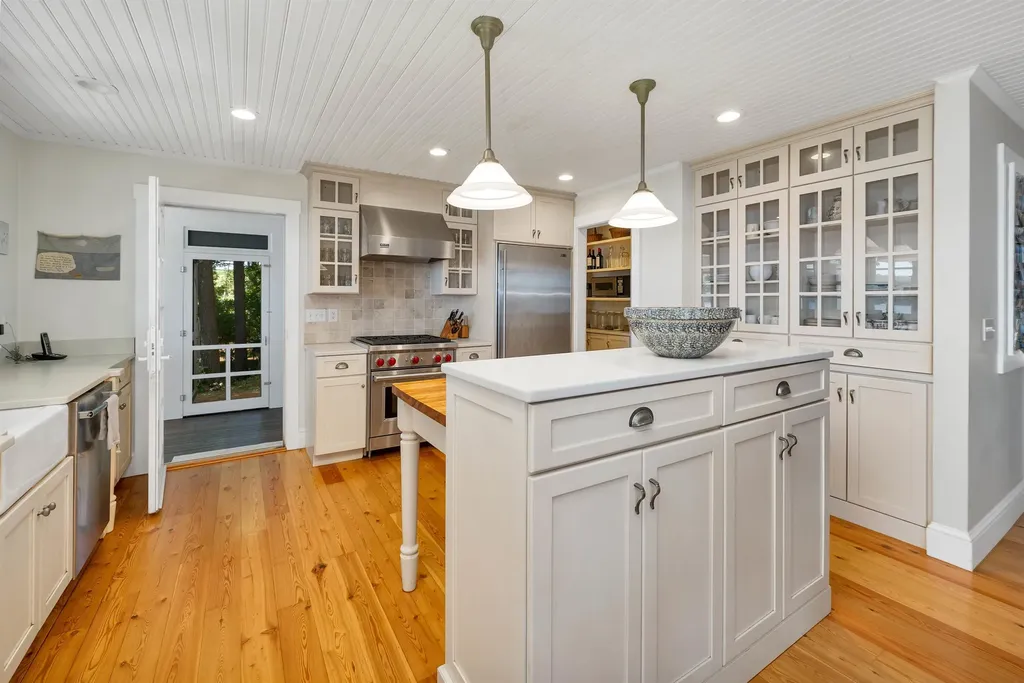 140 Holden Shore Road Wolfeboro NH 03894