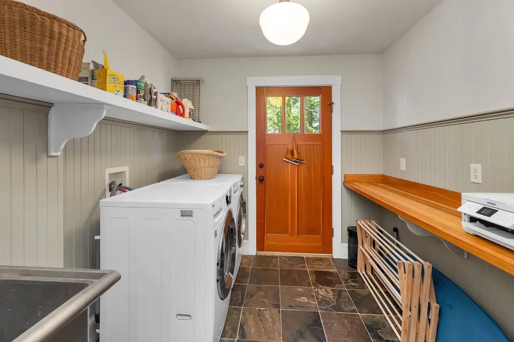 140 Holden Shore Road Wolfeboro NH 03894