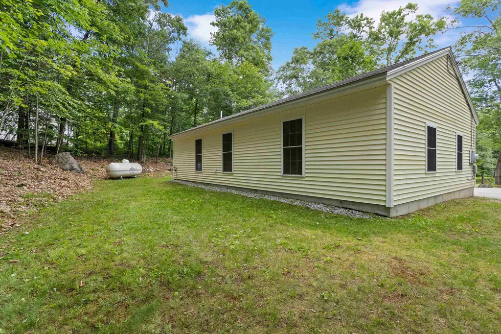 7 Lew Alice Drive Boscawen NH 03303