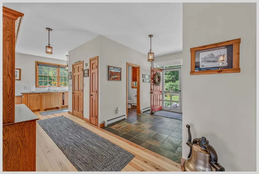 11 Loft Circle Campton NH 03223