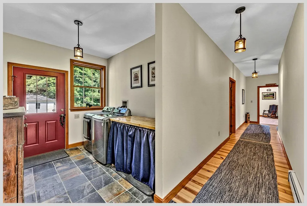11 Loft Circle Campton NH 03223