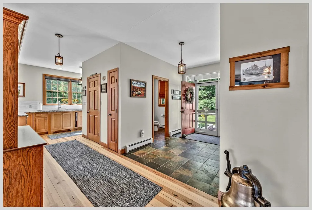 11 Loft Circle Campton NH 03223