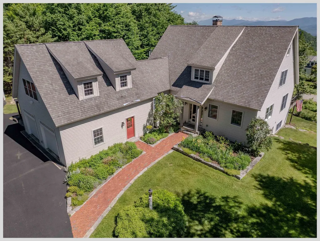11 Loft Circle Campton NH 03223