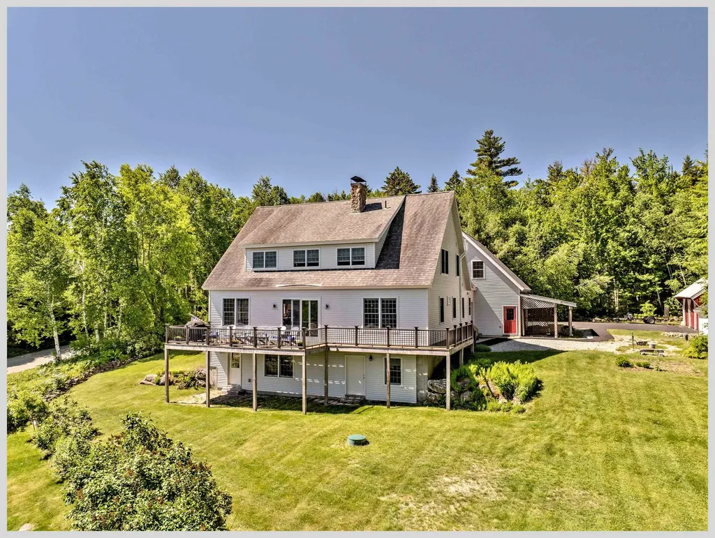 11 Loft Circle Campton NH 03223