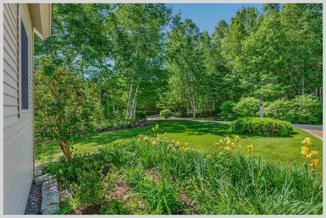 11 Loft Circle Campton NH 03223
