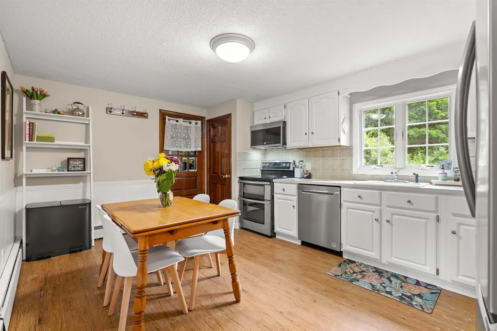 15 Wood Drive Atkinson NH 03811