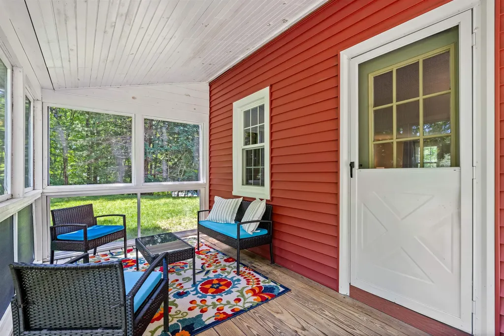 15 Wood Drive Atkinson NH 03811