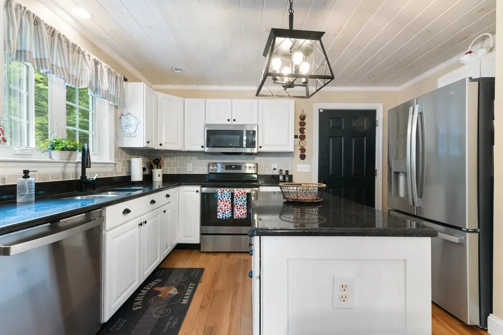 598 Hubbard Hill Road Halifax VT 05358