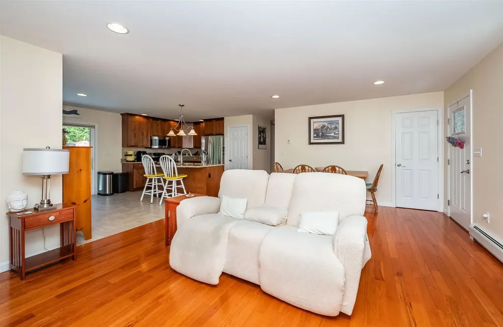 60 Anderson Lane Rochester NH 03867