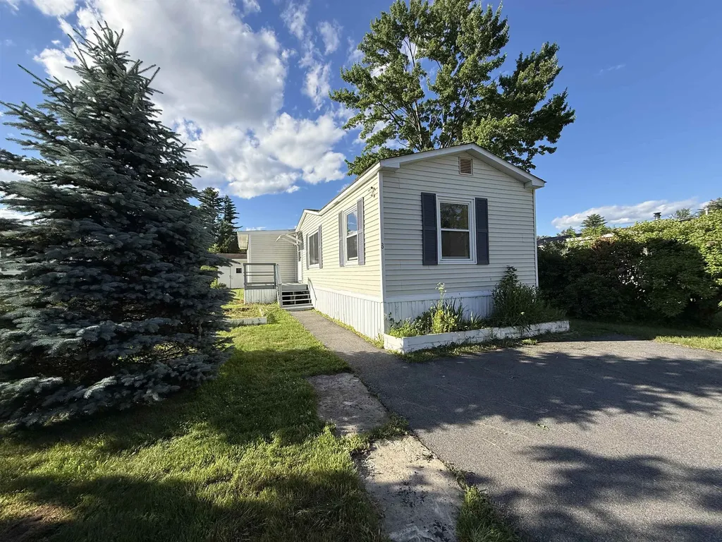8 South Emperor Drive Concord NH 03303