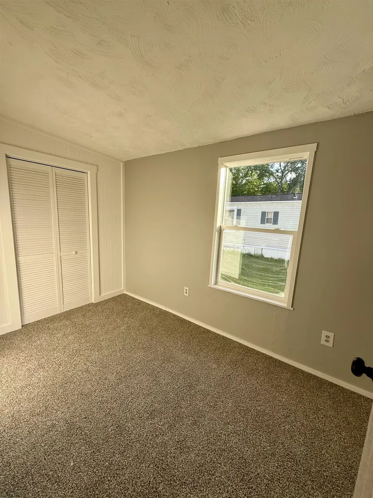 8 South Emperor Drive Concord NH 03303